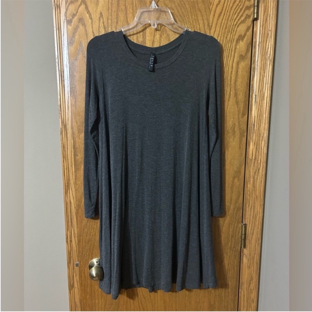 Jolie gray long sleeve scoop neck modest tee shirt dress neutral basic small S
